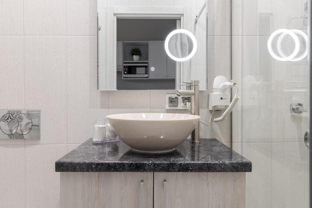 Апартаменты Luxury Flat In Downtown 2 Львов Экстерьер фото
