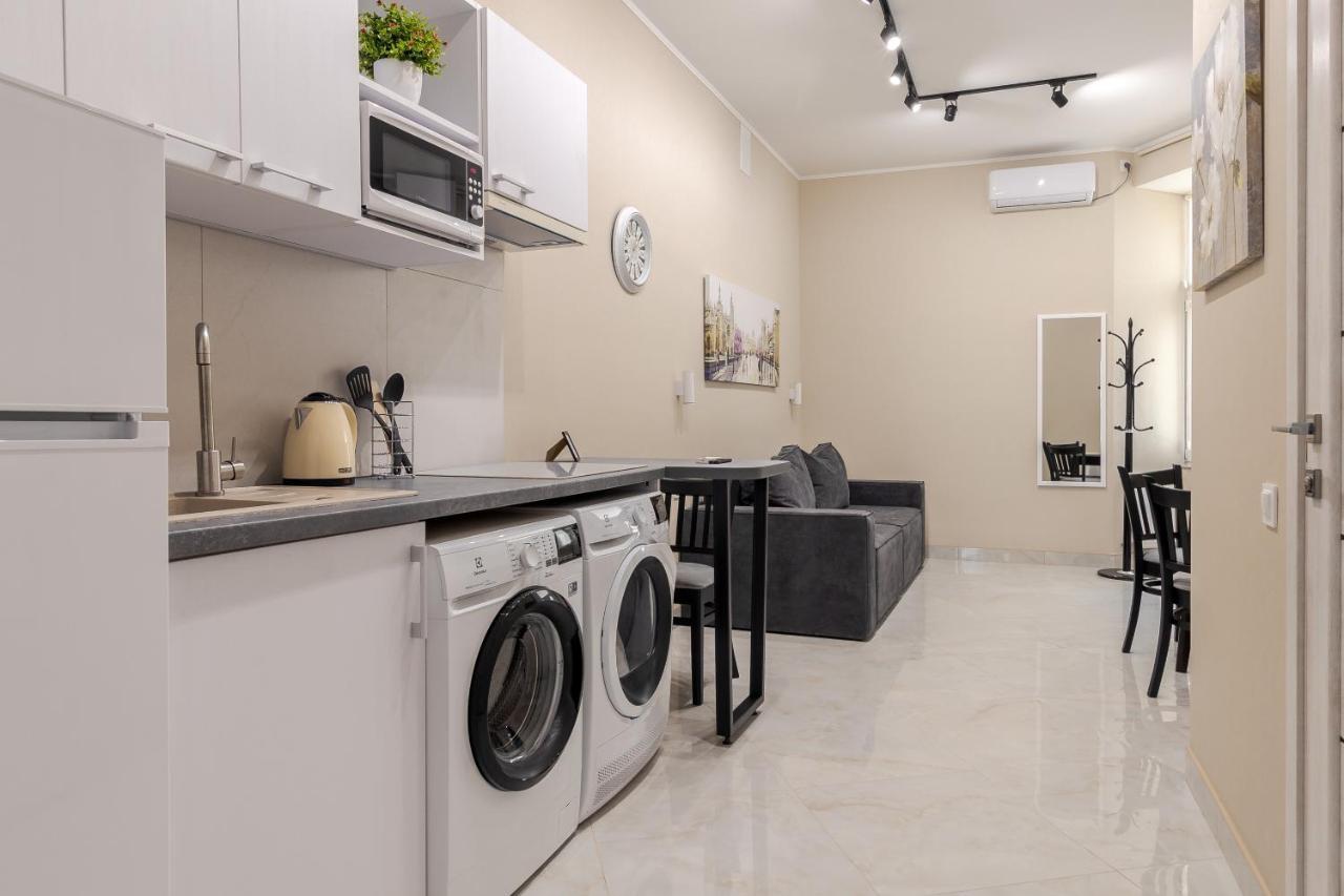 Апартаменты Luxury Flat In Downtown 2 Львов Экстерьер фото